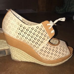 Naughty Monkey tan wedges size 10
